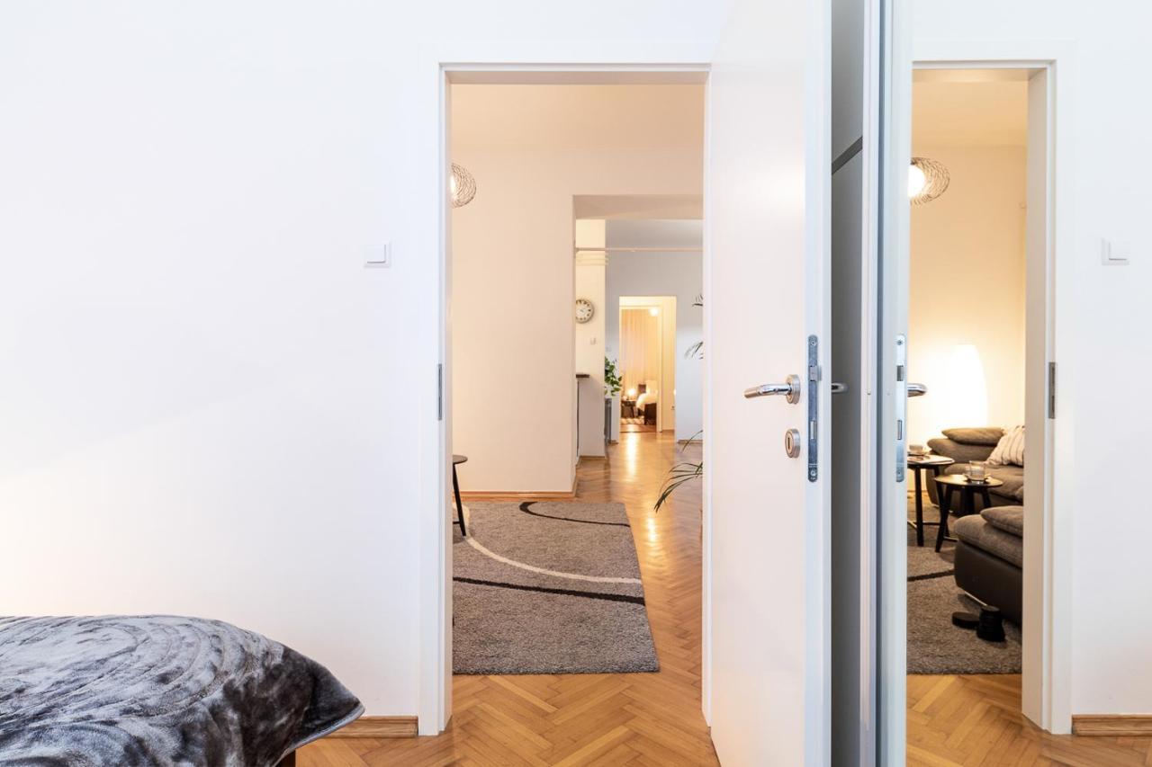 Modern Spacious 3Bdr Apartment In Heart Of ซาเกร็บ ภายนอก รูปภาพ
