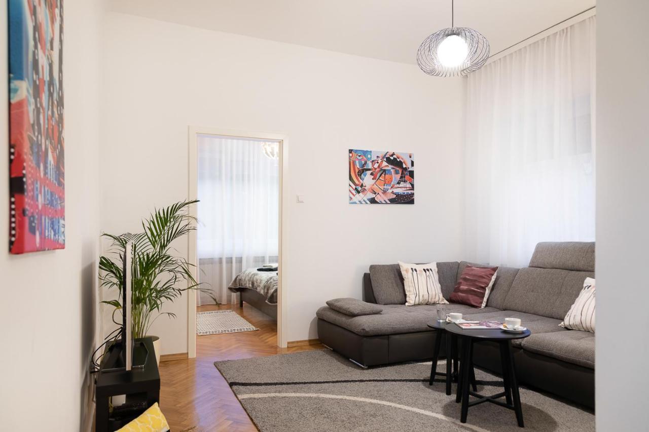 Modern Spacious 3Bdr Apartment In Heart Of ซาเกร็บ ภายนอก รูปภาพ